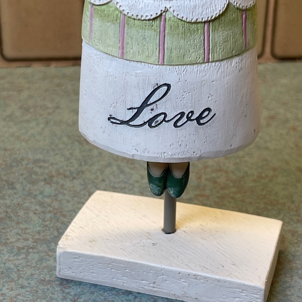 Love Angel With Pink Rose Bouquet Stone Resin Designed to Look Like Carved Wood - Picture 7 of 9